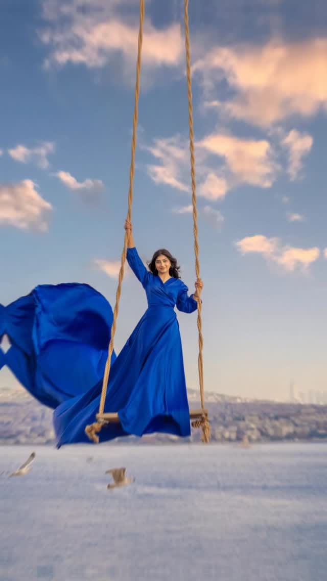 Post 2 by Alishba Khalid on Instagram (video)