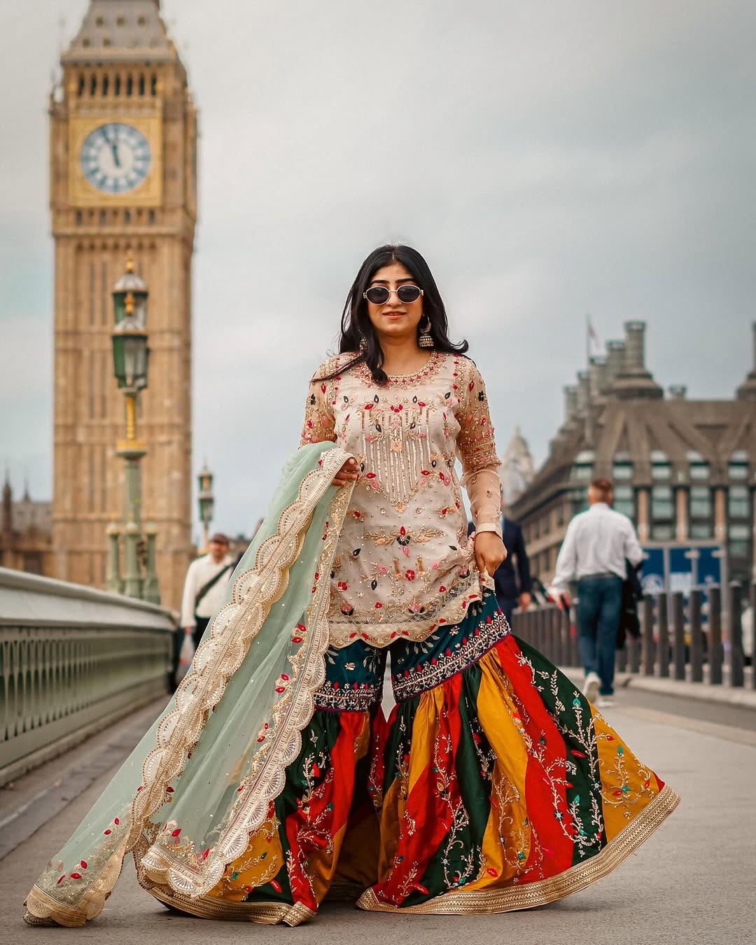 Post 10 by Alishba Khalid on Instagram (carousel)