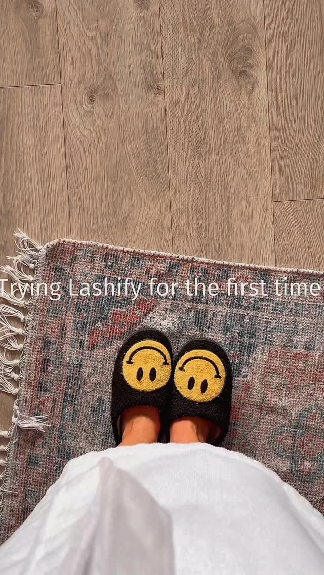 Post 5 by Karo Raw - Professional & Licensed Makeup Artist on Instagram (video)