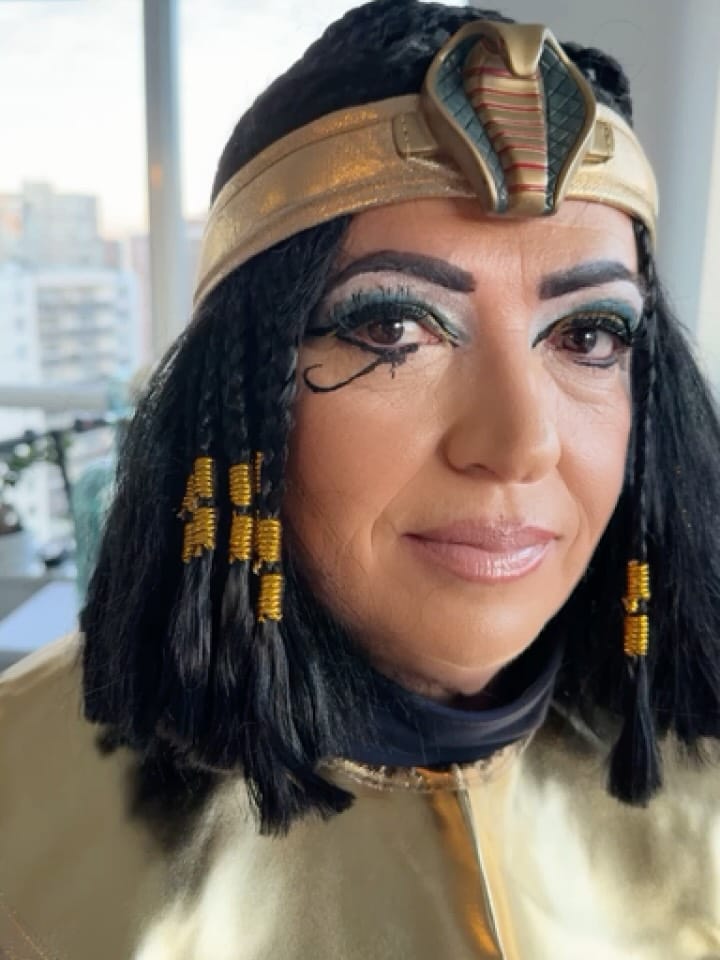 Post 7 by Karo Raw - Professional & Licensed Makeup Artist on Instagram (carousel)