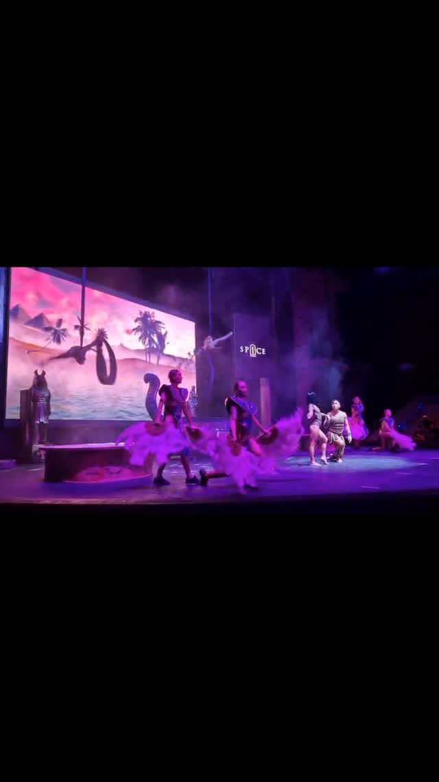 Post 5 by Faryal Fahad on Instagram (video)