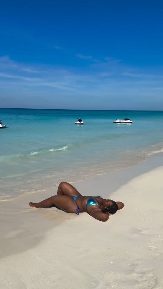Post 2 by Jaiyeola — Flight Attendant 🇳🇬x 🇺🇸 on Instagram (video)