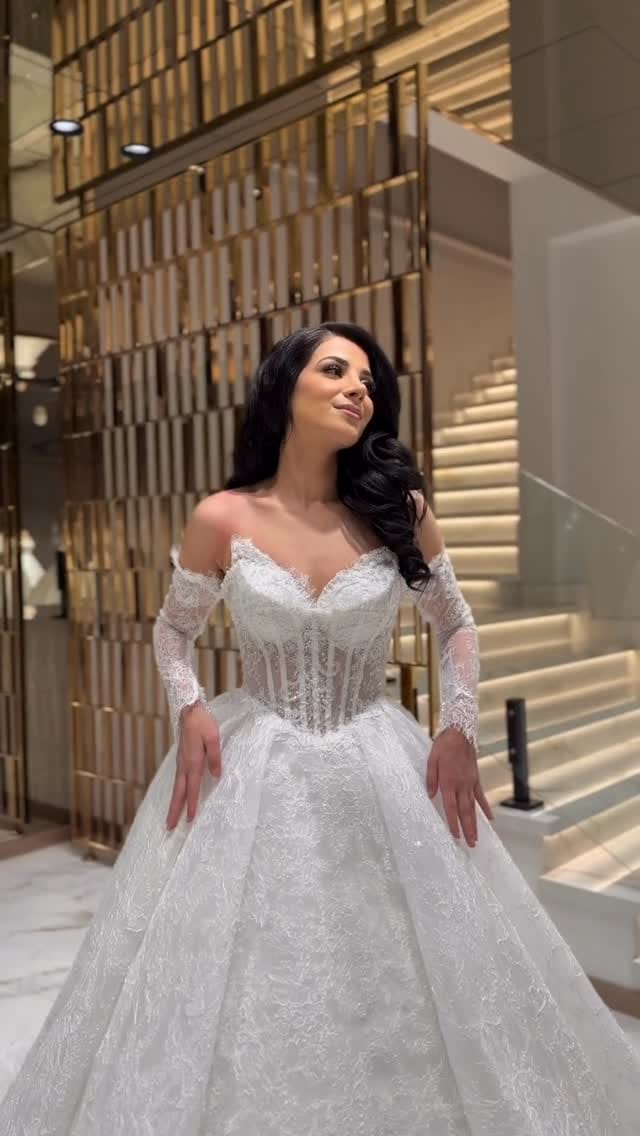 Post 1 by Mery Couture | Robes de Mariée on Instagram (video)