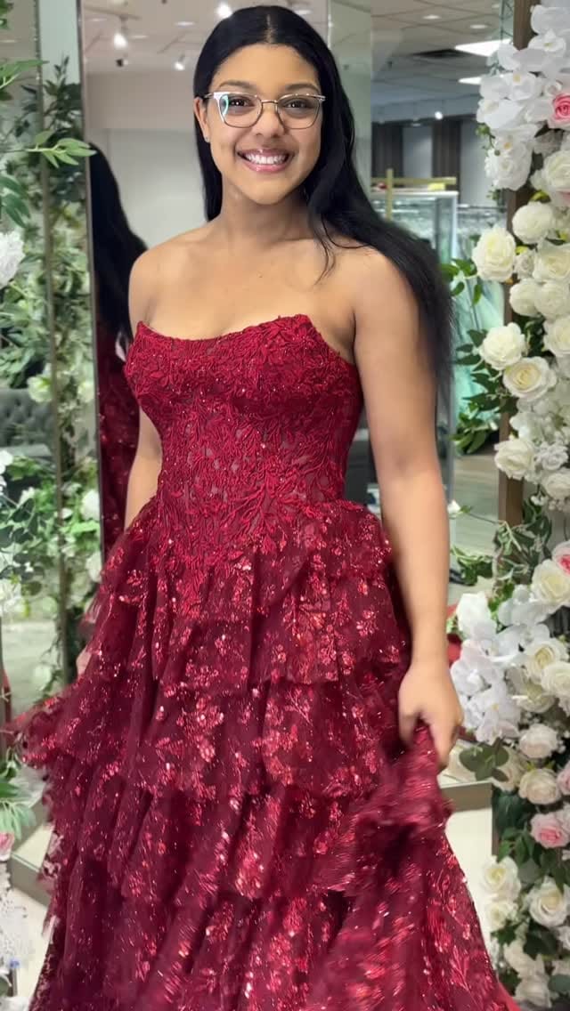 Post 5 by OKSANA’S 👗 on Instagram (video)