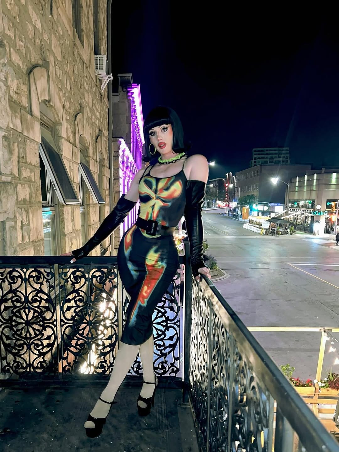 Post 6 by ULTRA VIOLET on Instagram (carousel)