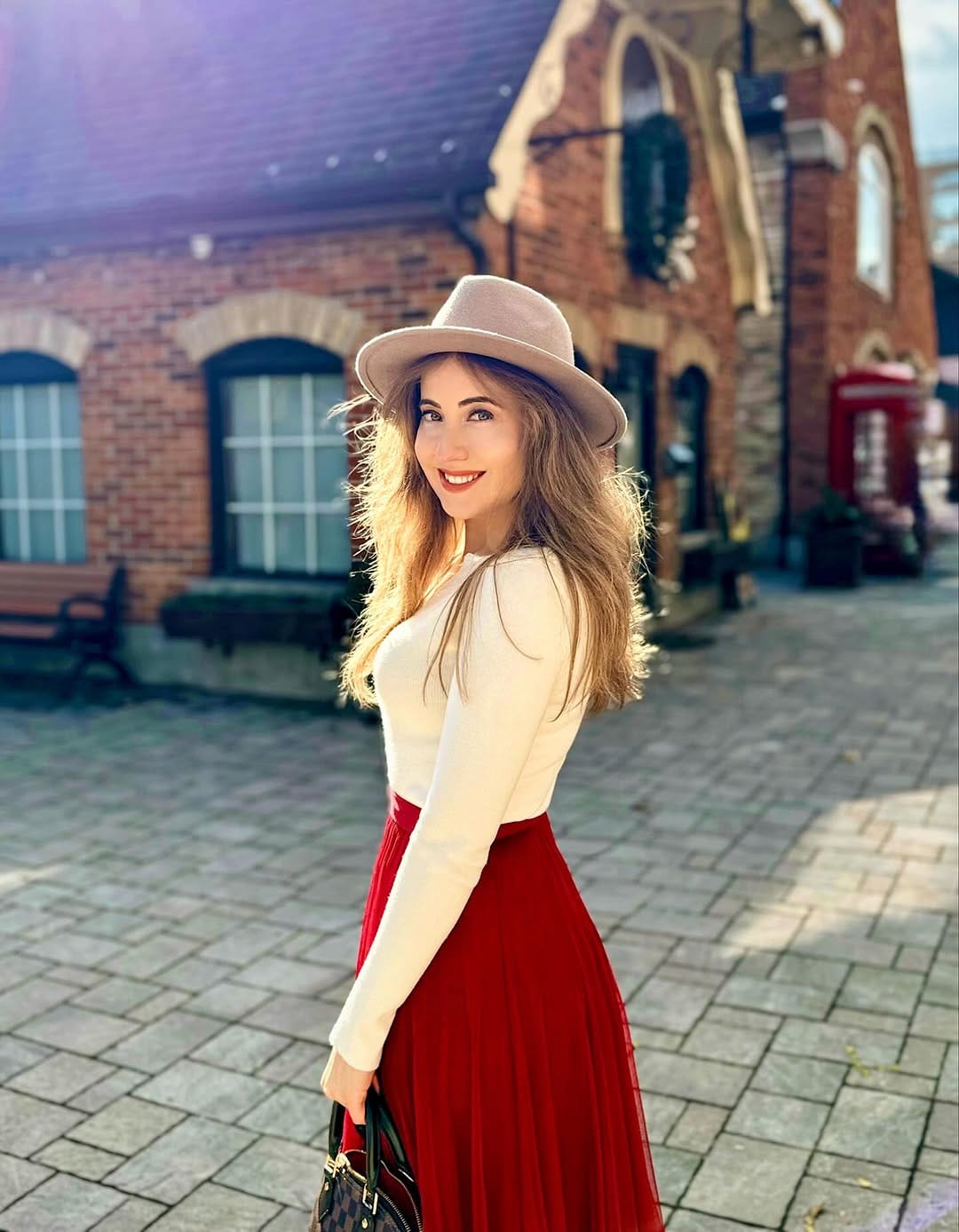 Post 7 by Sara Rozalina | Burlington Blogger on Instagram (carousel)