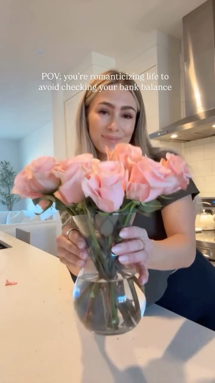 Post 1 by Mya Vikic on Instagram (video)