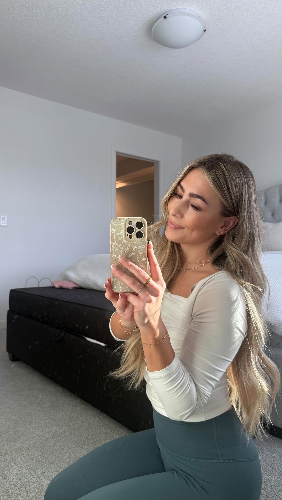 Post 4 by Mya Vikic on Instagram (video)