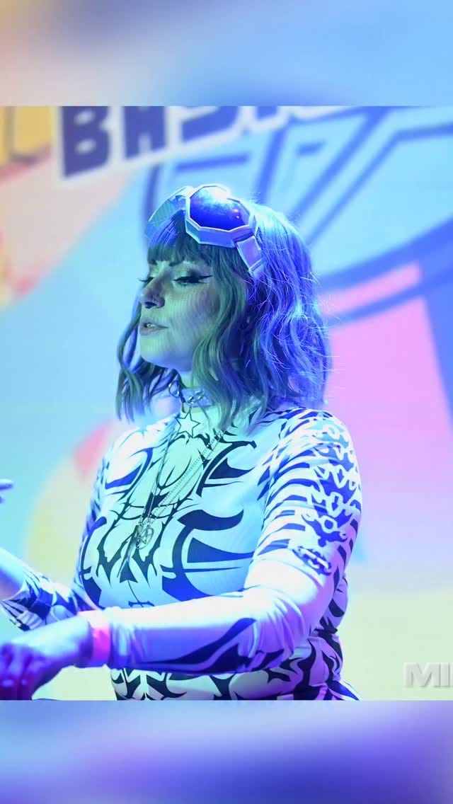 Post 7 by Pink City | Geek Streetwear on Instagram (video)