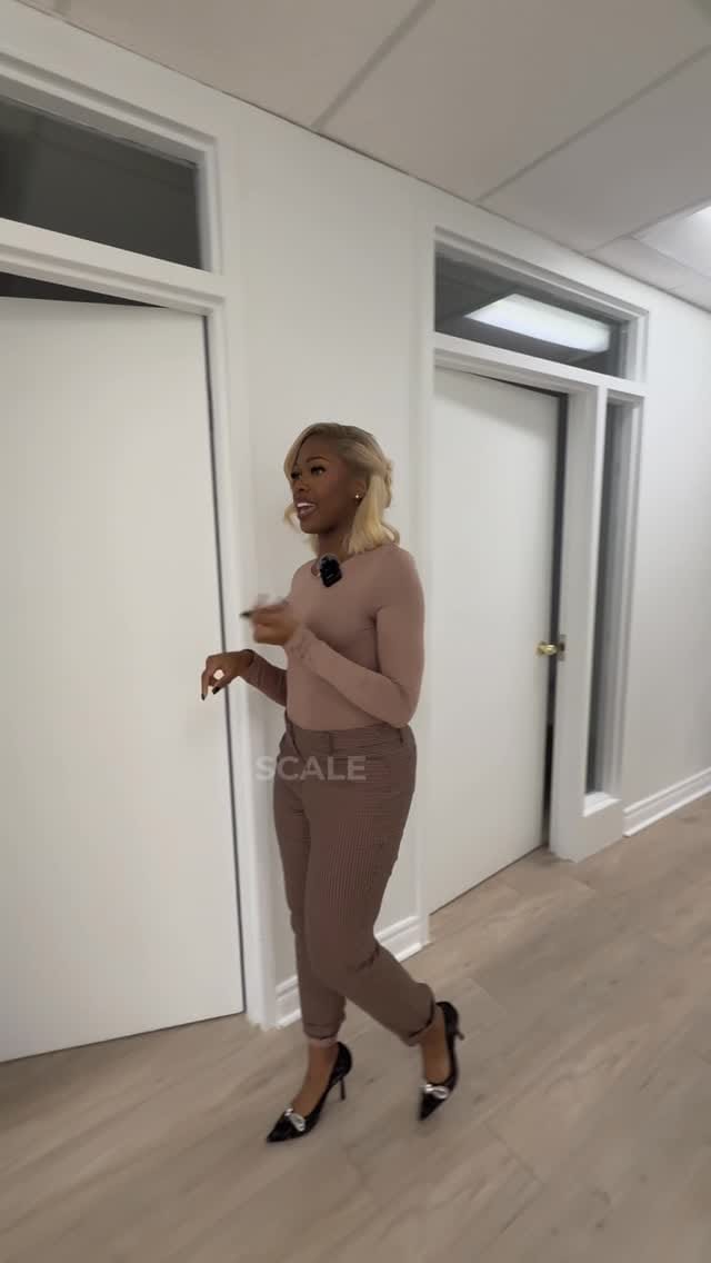 Post 9 by TORONTO WIG SPECIALIST & HAIRSTYLIST on Instagram (video)