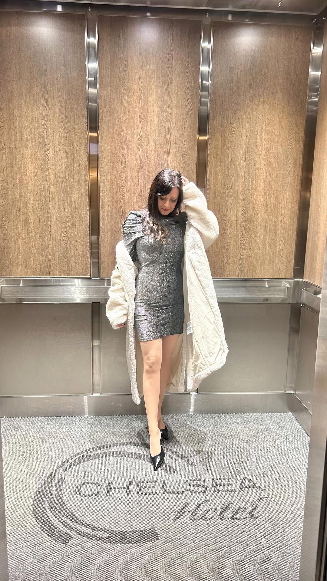 Post 1 by Lauren on Instagram (video)