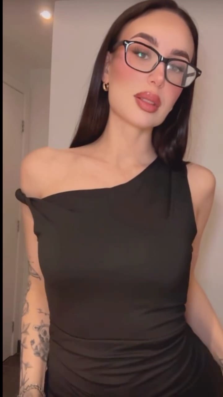 Post 5 by 𝐓 𝐀 𝐋 𝐋 𝐘  𝐀 𝐋 𝐈 𝐘 𝐀 𝐇 on Instagram (video)