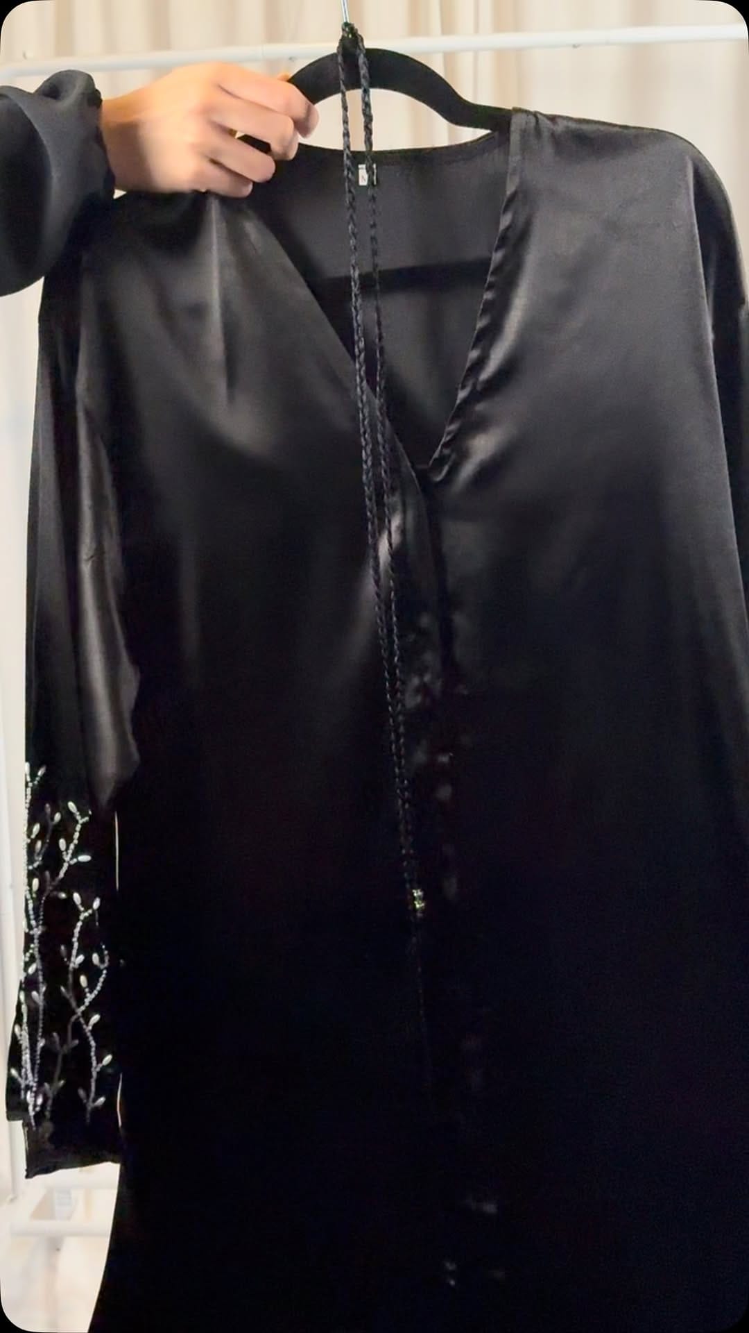 Post 10 by SUSAN'S LIBAS ABAYA SHOP on Instagram (video)