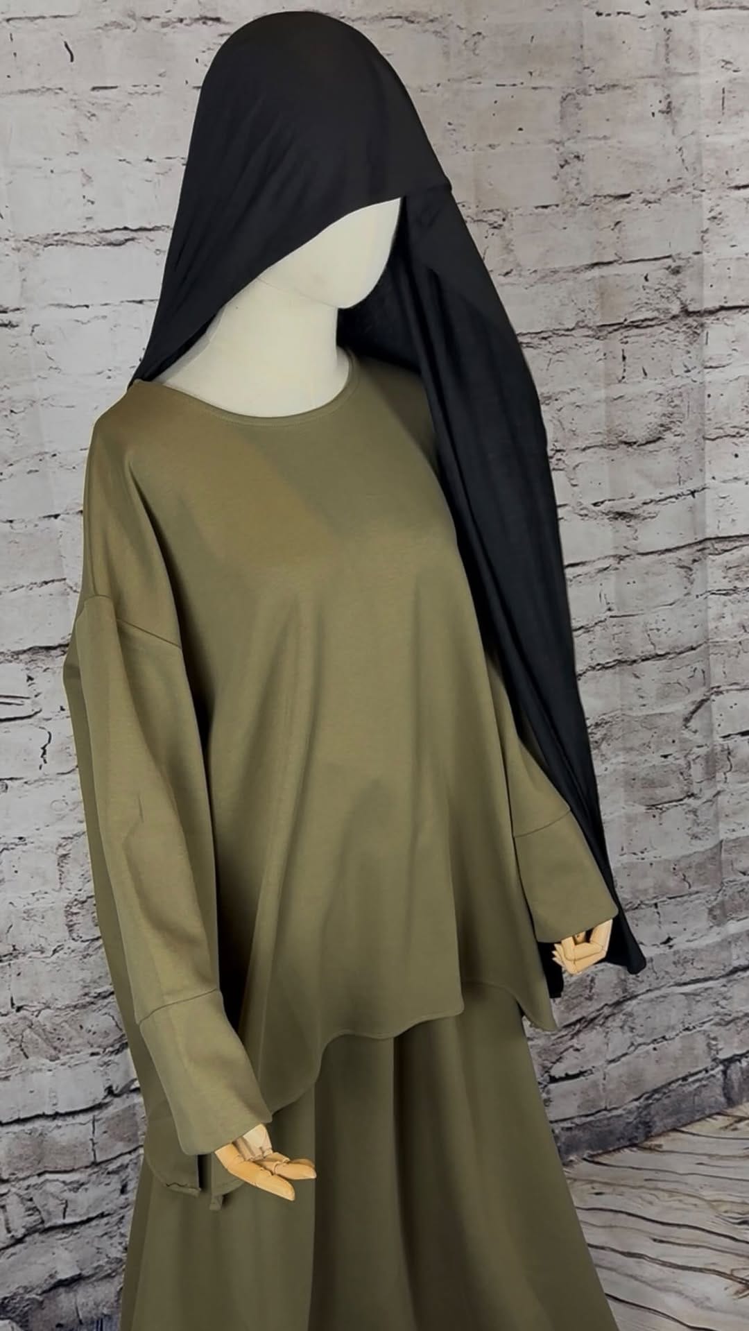 Post 1 by SUSAN'S LIBAS ABAYA SHOP on Instagram (video)