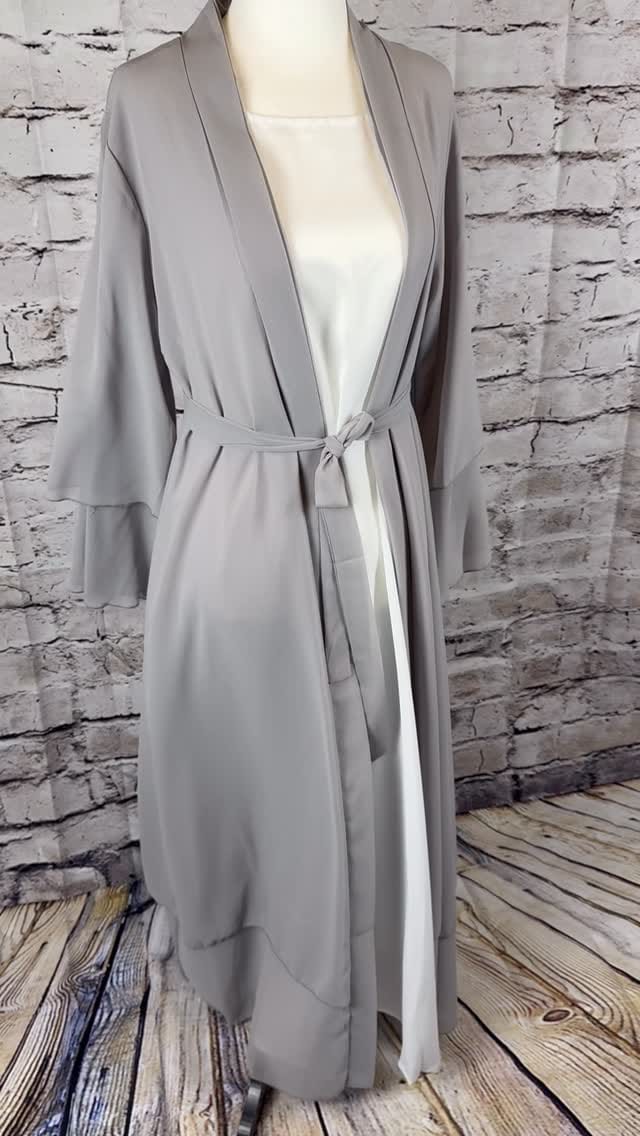 Post 3 by SUSAN'S LIBAS ABAYA SHOP on Instagram (video)