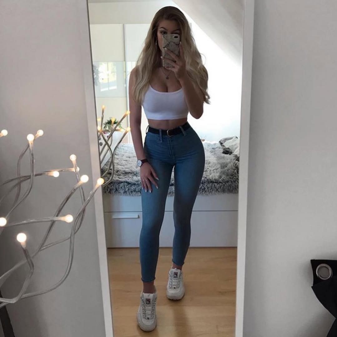 Post 4 by Fashion Inspiration | Vancouver on Instagram (carousel)