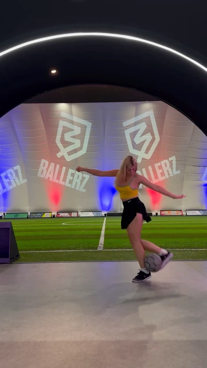 Post 6 by Harriet Pavlou on Instagram (video)