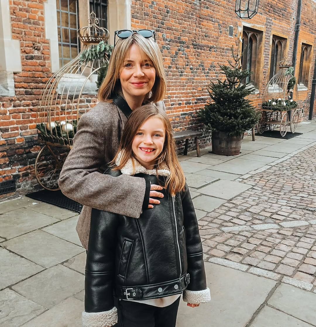 Post 2 by Sophie Heaven - Surrey girl on Instagram (carousel)
