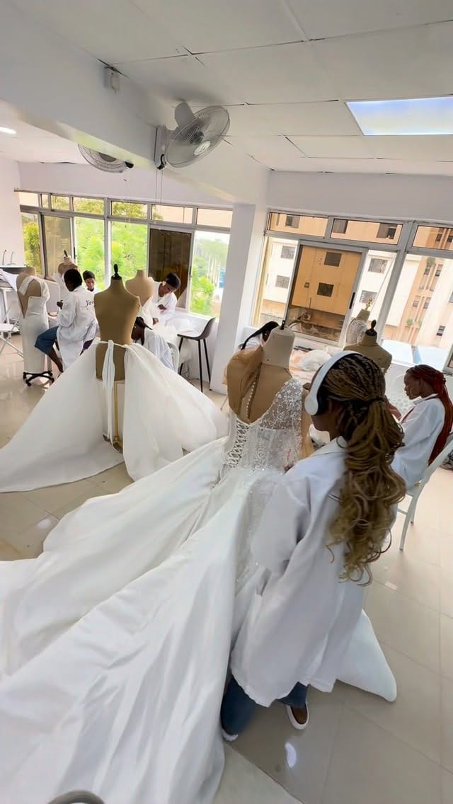 Post 3 by AIRVY ATELIER ™️ on Instagram (video)