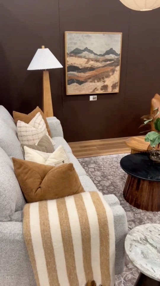 Post 10 by Sofa Land on Instagram (video)