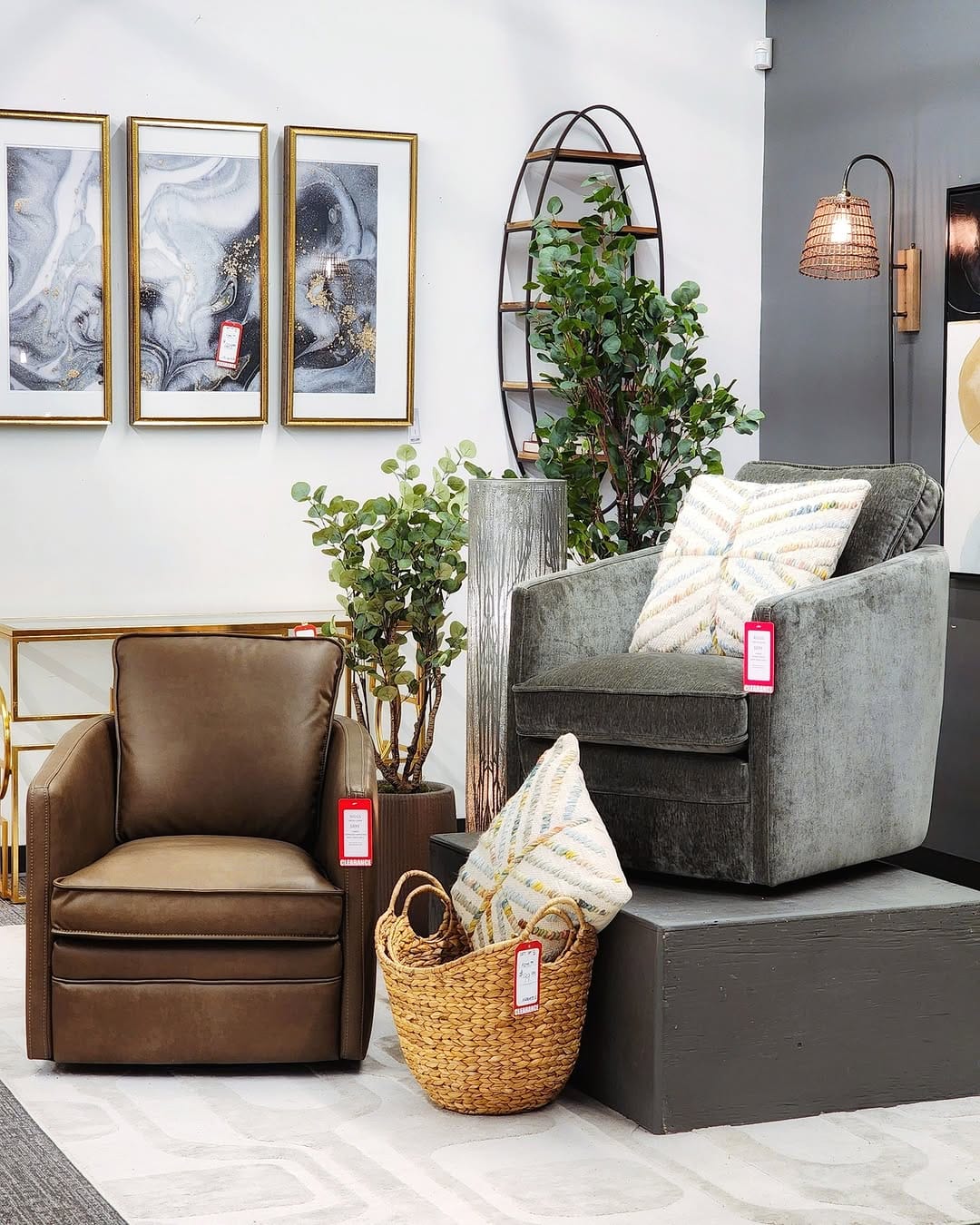 Post 1 by Sofa Land on Instagram (image)