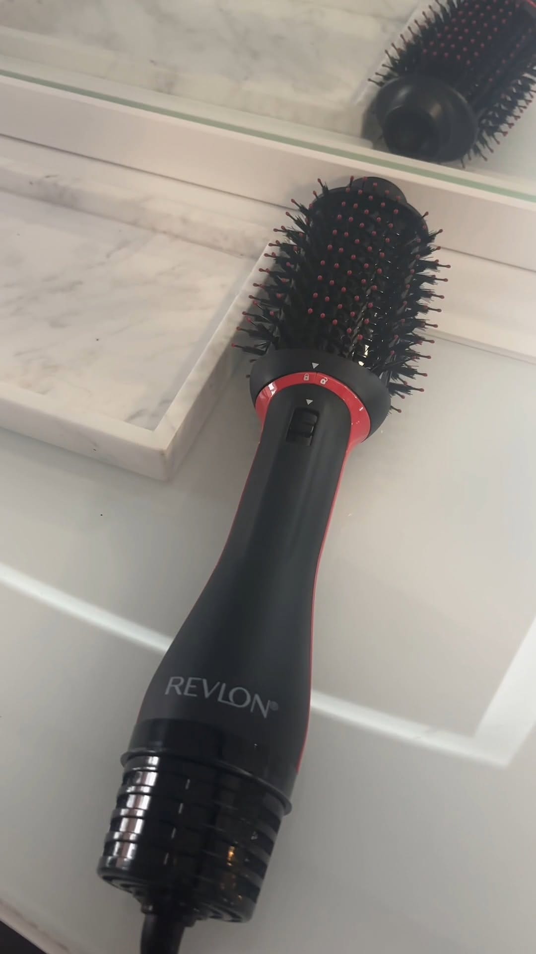 Post 7 by Revlon Hair Tools Canada on Instagram (video)