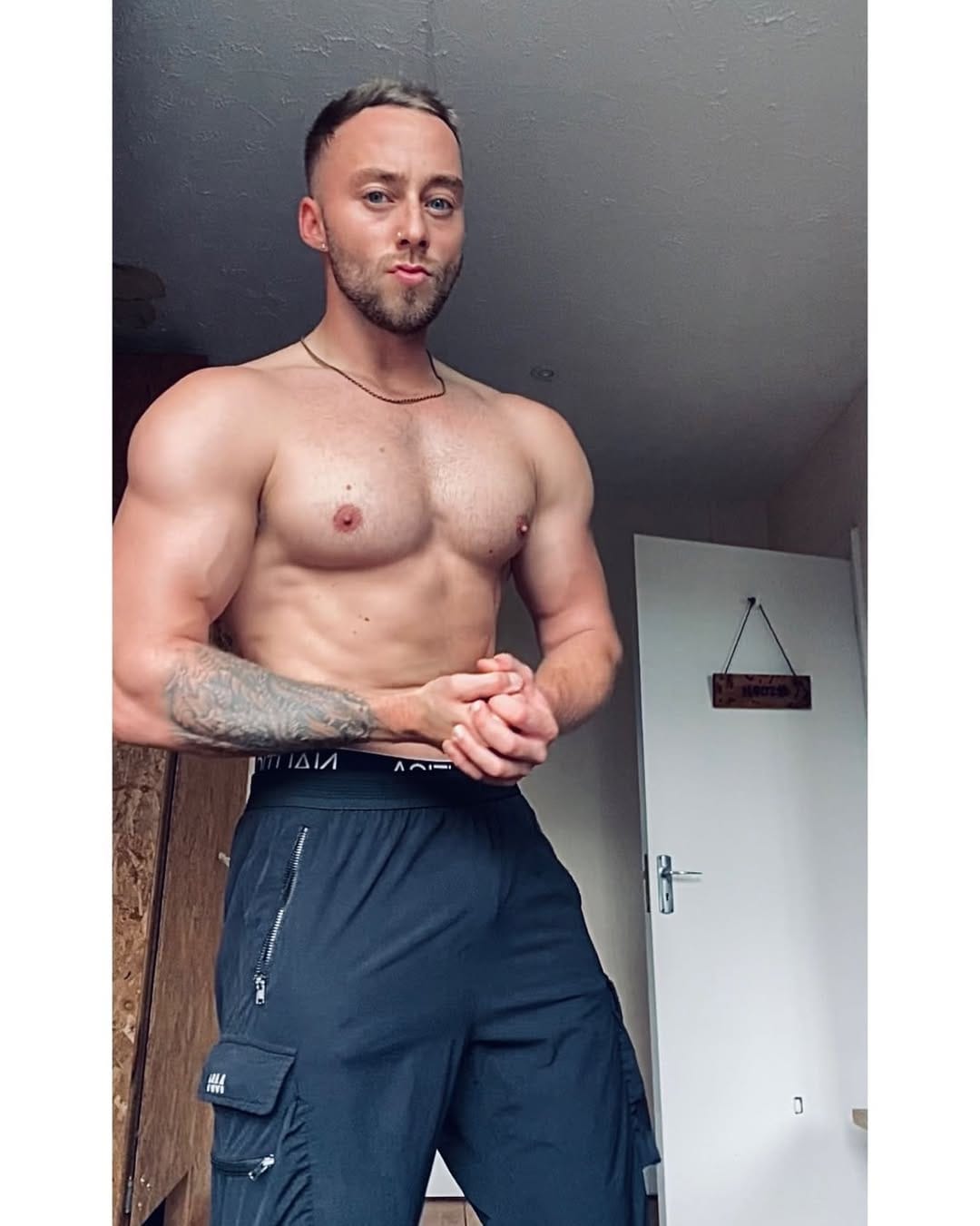 Post 8 by Josh King on Instagram (image)