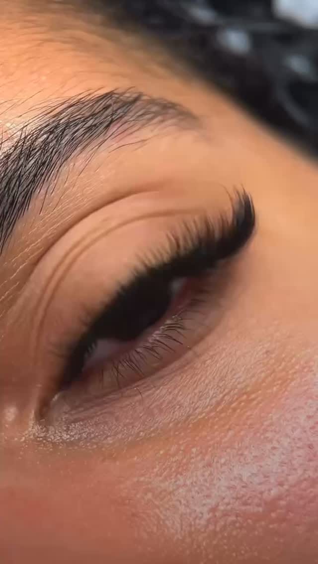 Post 9 by DecoDeMode on Instagram (video)
