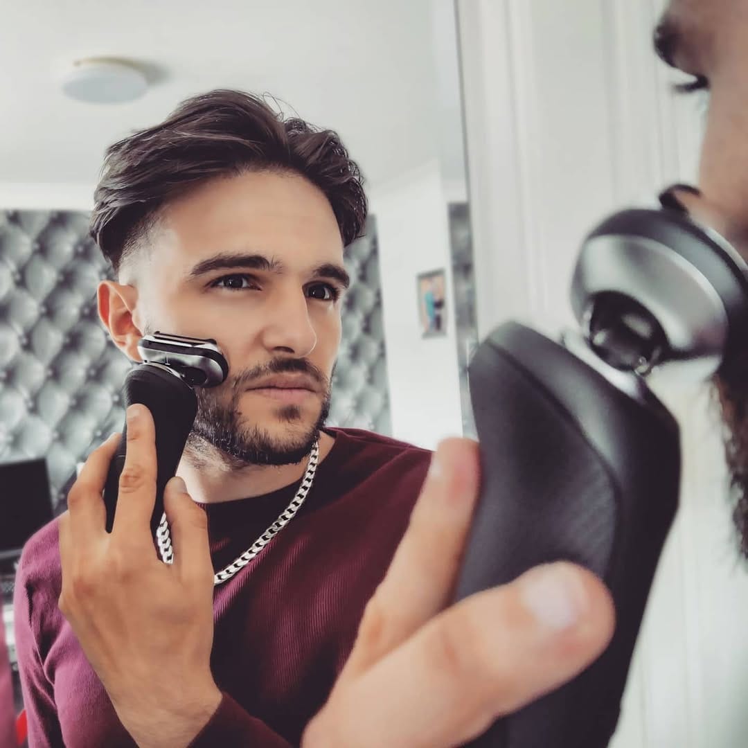 Post 2 by Antoni on Instagram (carousel)