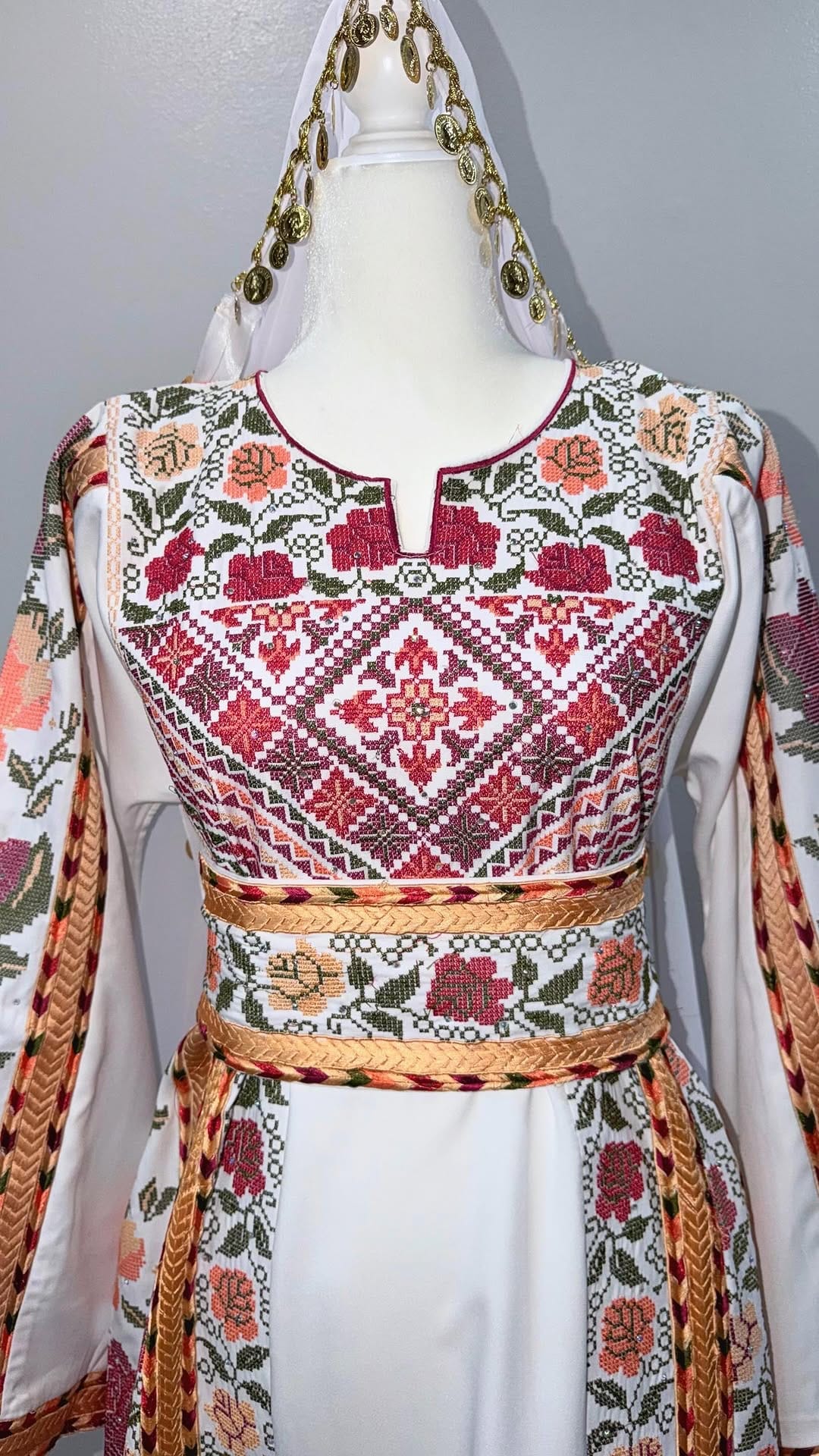 Post 10 by Ola boutique on Instagram (video)