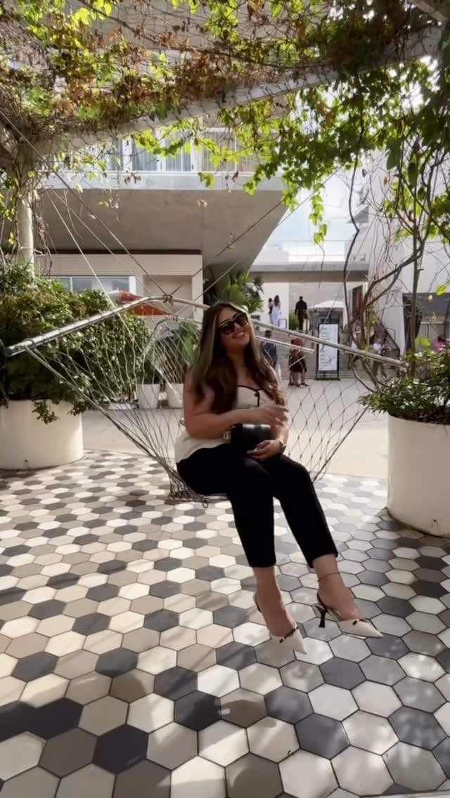 Post 3 by Shreya on Instagram (video)