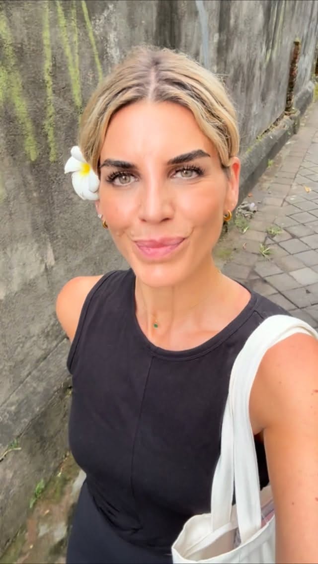 Post 1 by Eva Bojtos on Instagram (video)