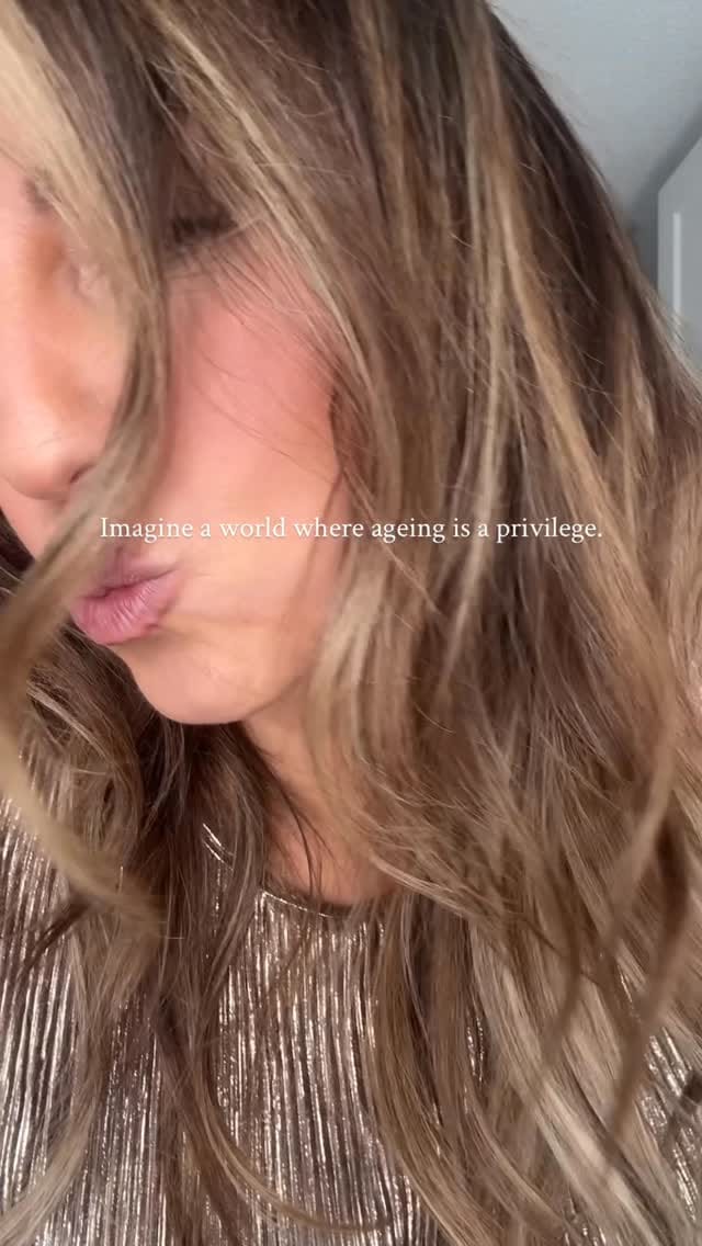 Post 10 by Meri Temudo on Instagram (video)