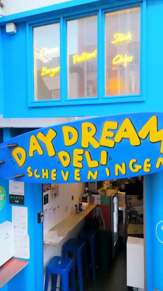 Post 6 by Day Dream Deli🧀🥪🍔🍟🇨🇦 🔰 on Instagram (video)
