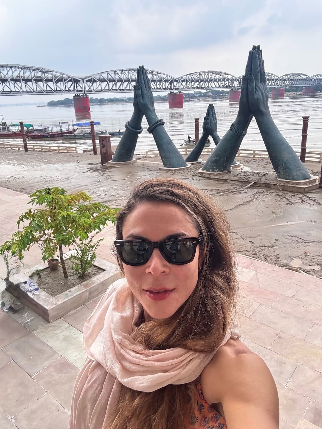 Post 6 by Quezia Dornellas | Yoga on Instagram (carousel)
