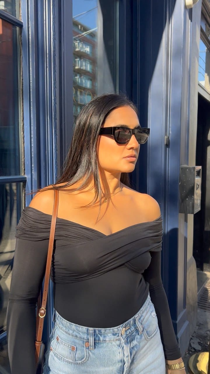 Post 6 by Jasmin on Instagram (video)