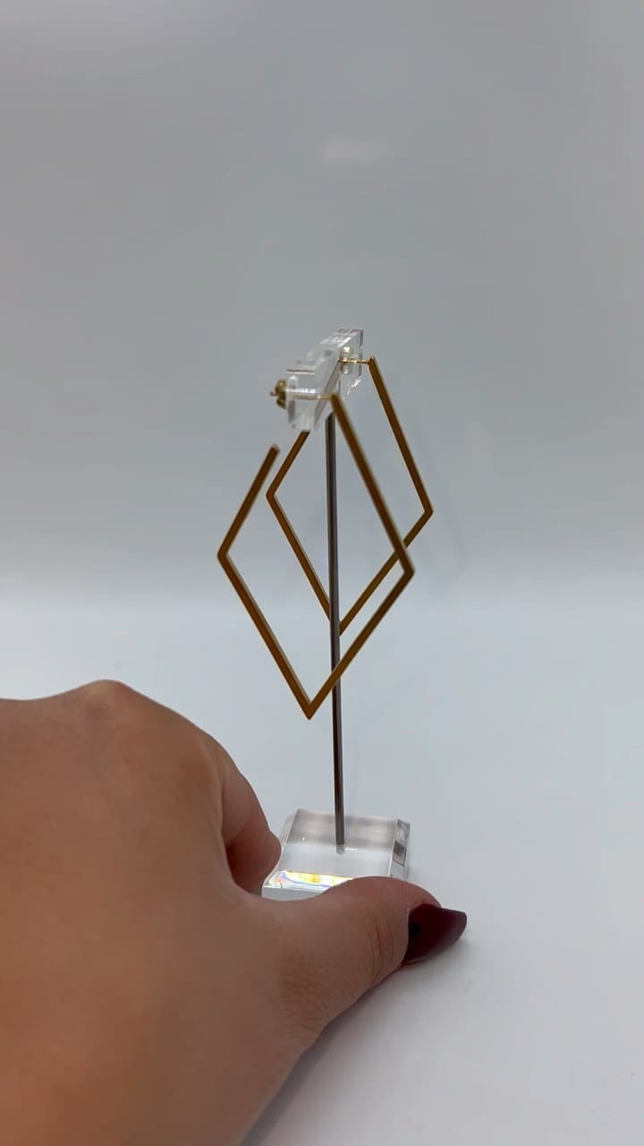 Post 3 by GEMS AND THINGZ✨ on Instagram (video)