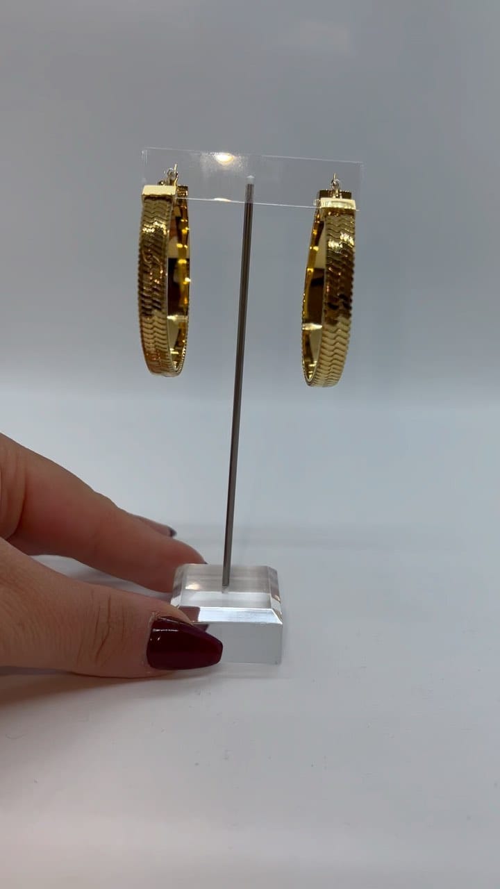 Post 8 by GEMS AND THINGZ✨ on Instagram (video)