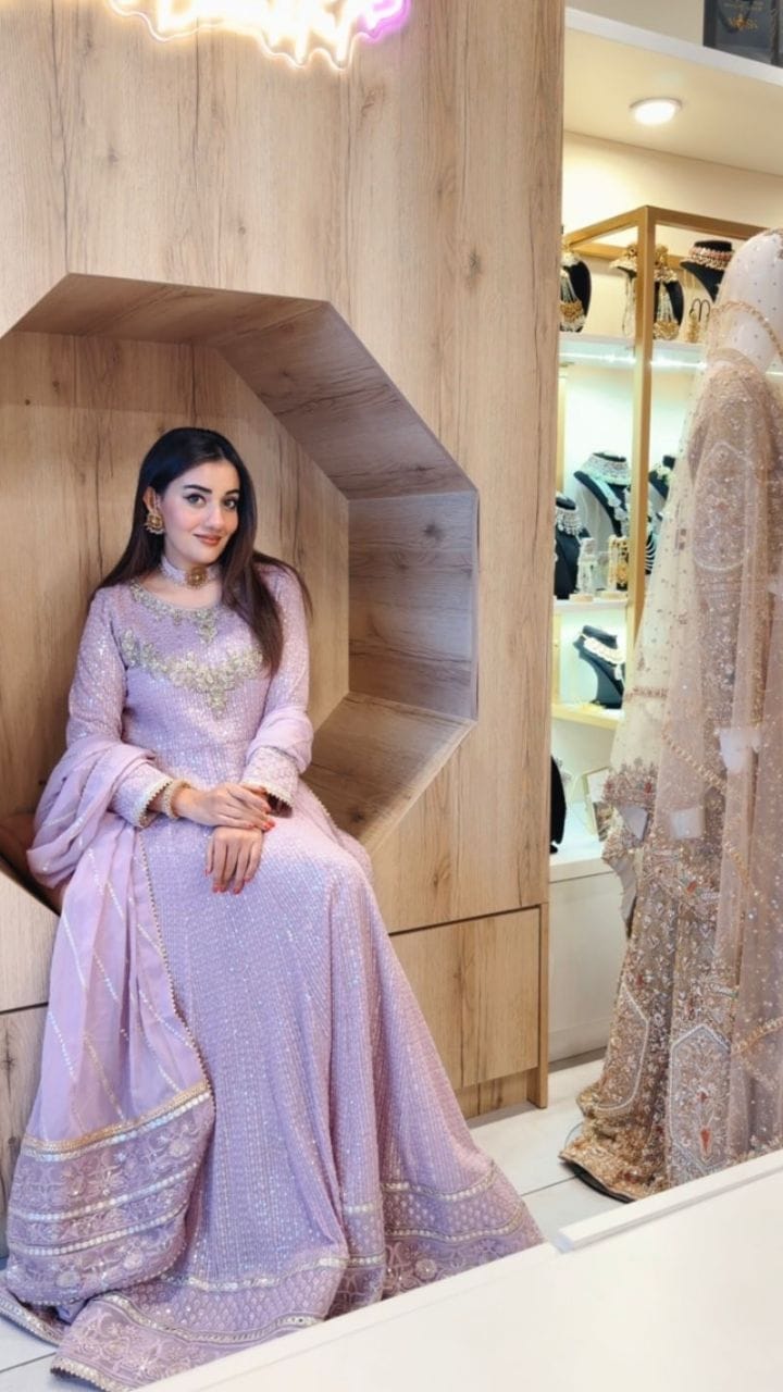 Post 5 by Momina Basit on Instagram (video)