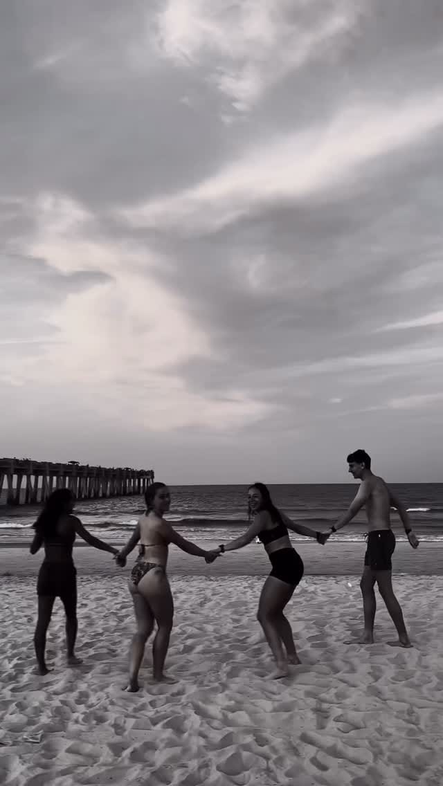 Post 6 by Molly Hudson on Instagram (video)