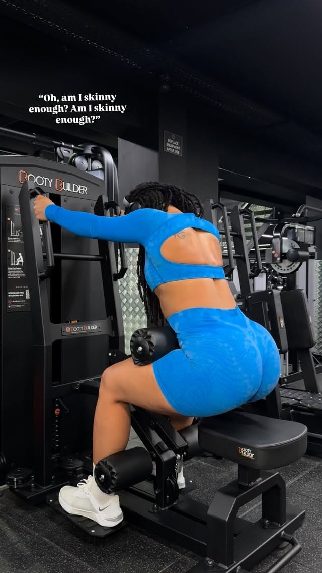 Post 4 by MEL (FEMALE FITNESS COACH) on Instagram (video)