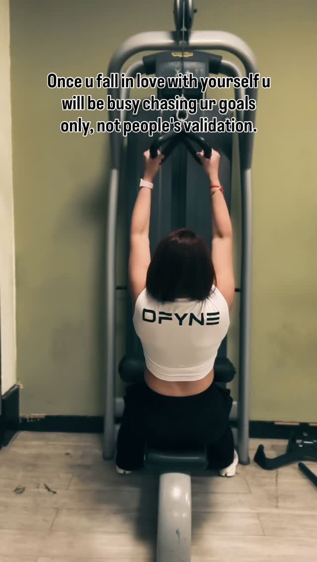 Post 4 by Ruchika ~ Gym Girl 🏋️‍♀️ 🥊 on Instagram (video)