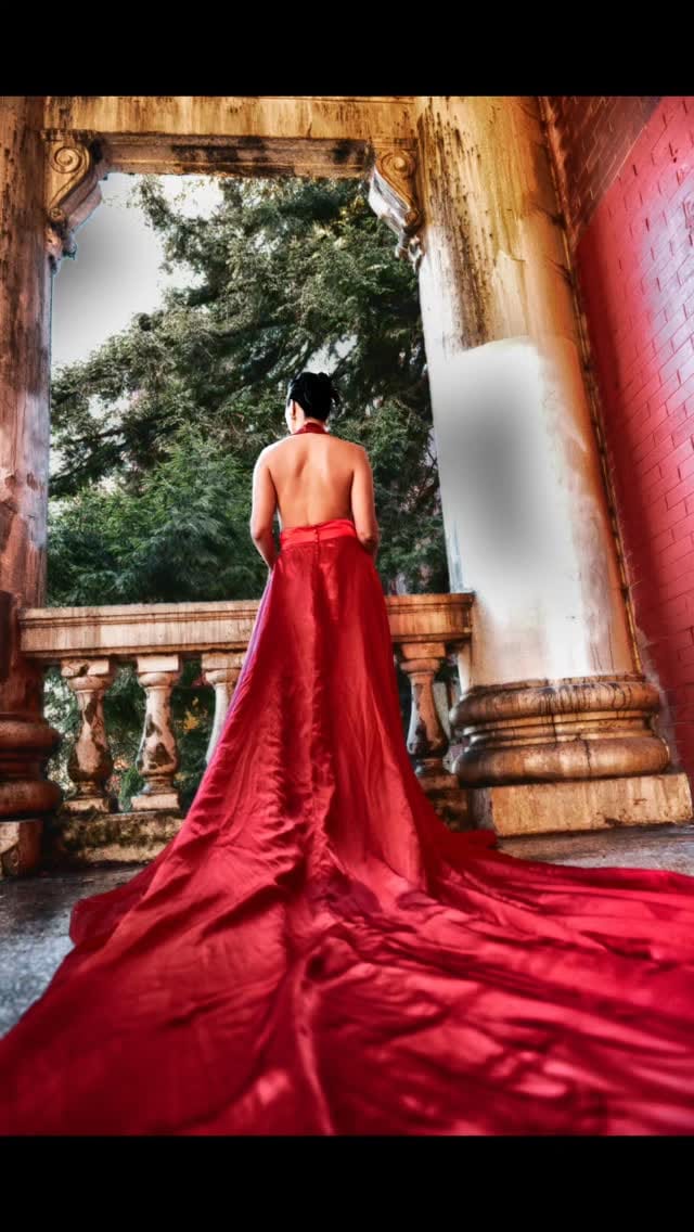 Post 1 by Kristina Kim on Instagram (video)