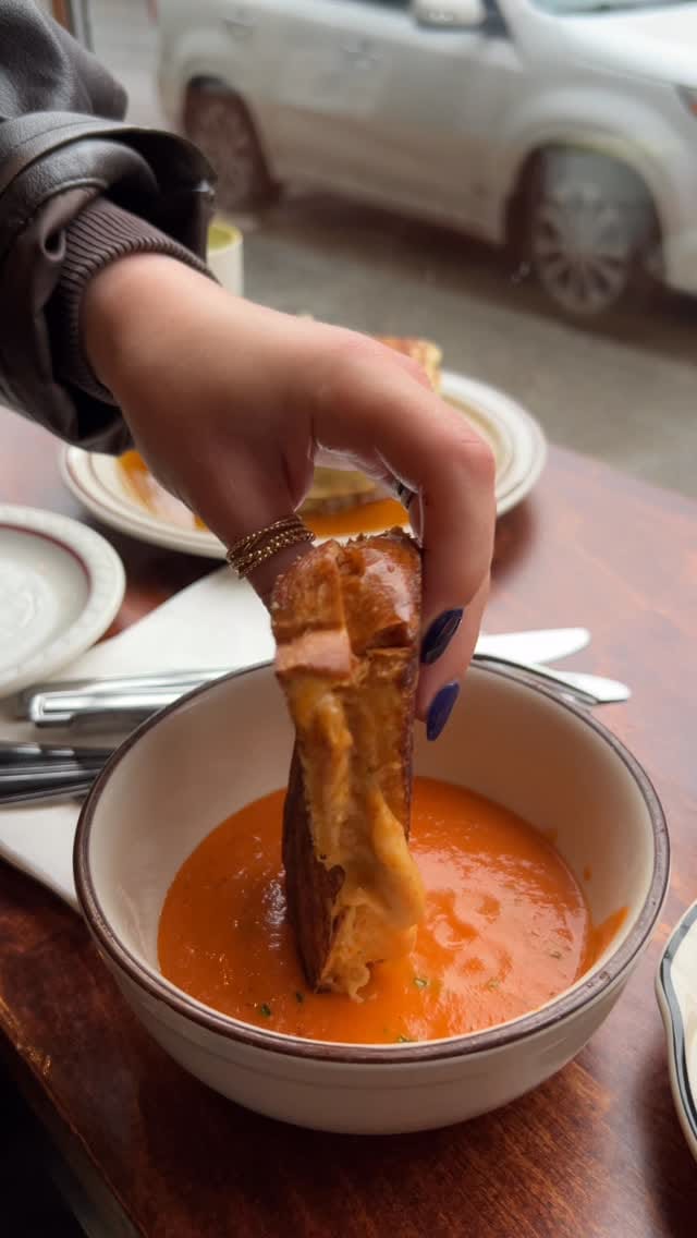 Post 6 by Julia on Instagram (video)