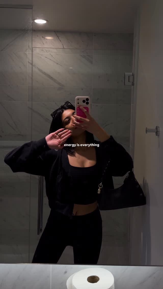 Post 5 by Barkha Patel on Instagram (video)