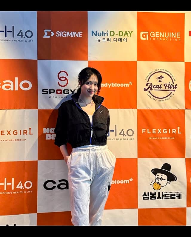 Post 3 by Stella kim🌟스텔라 (가람) on Instagram (video)