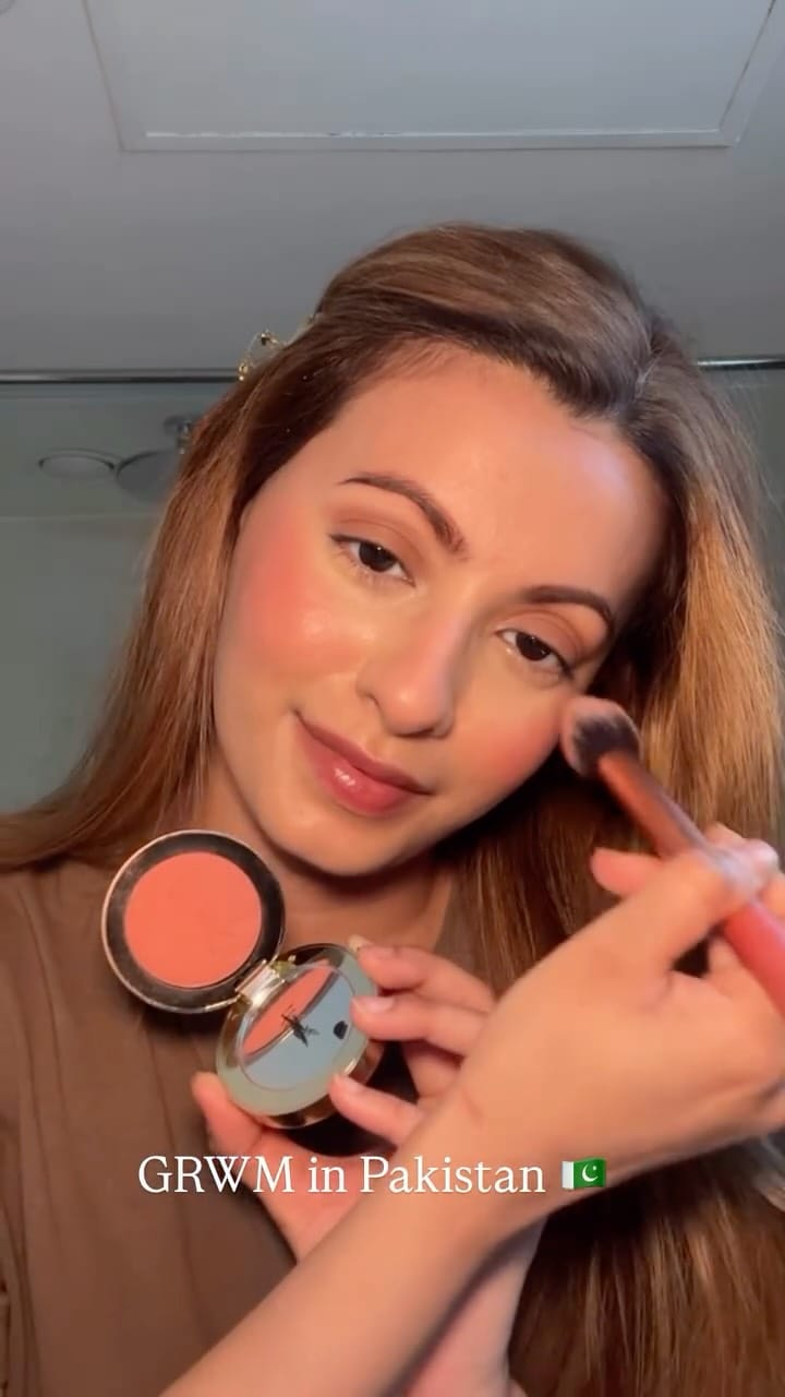 Post 2 by Hiba on Instagram (video)