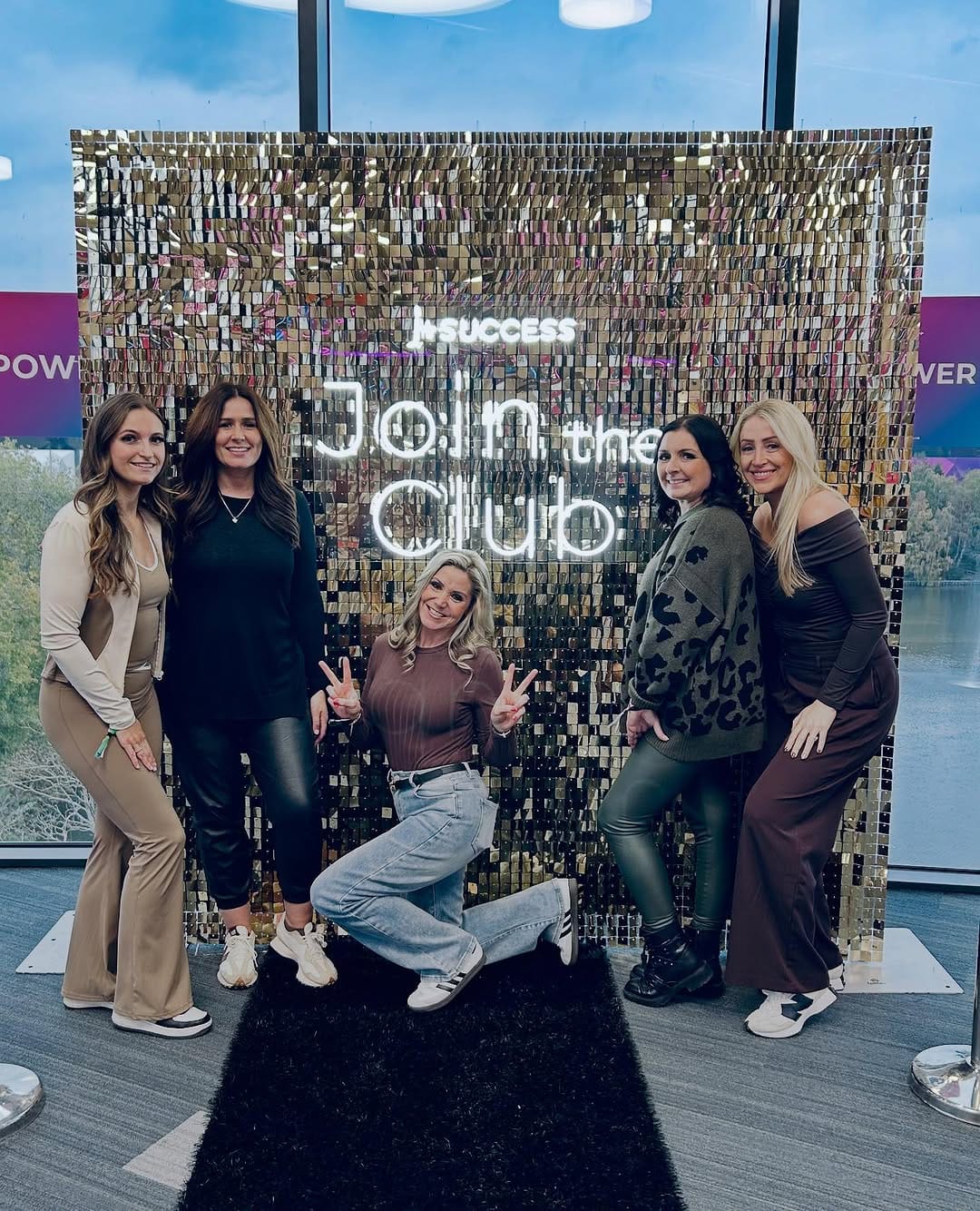 Post 2 by Jackie Hind on Instagram (image)