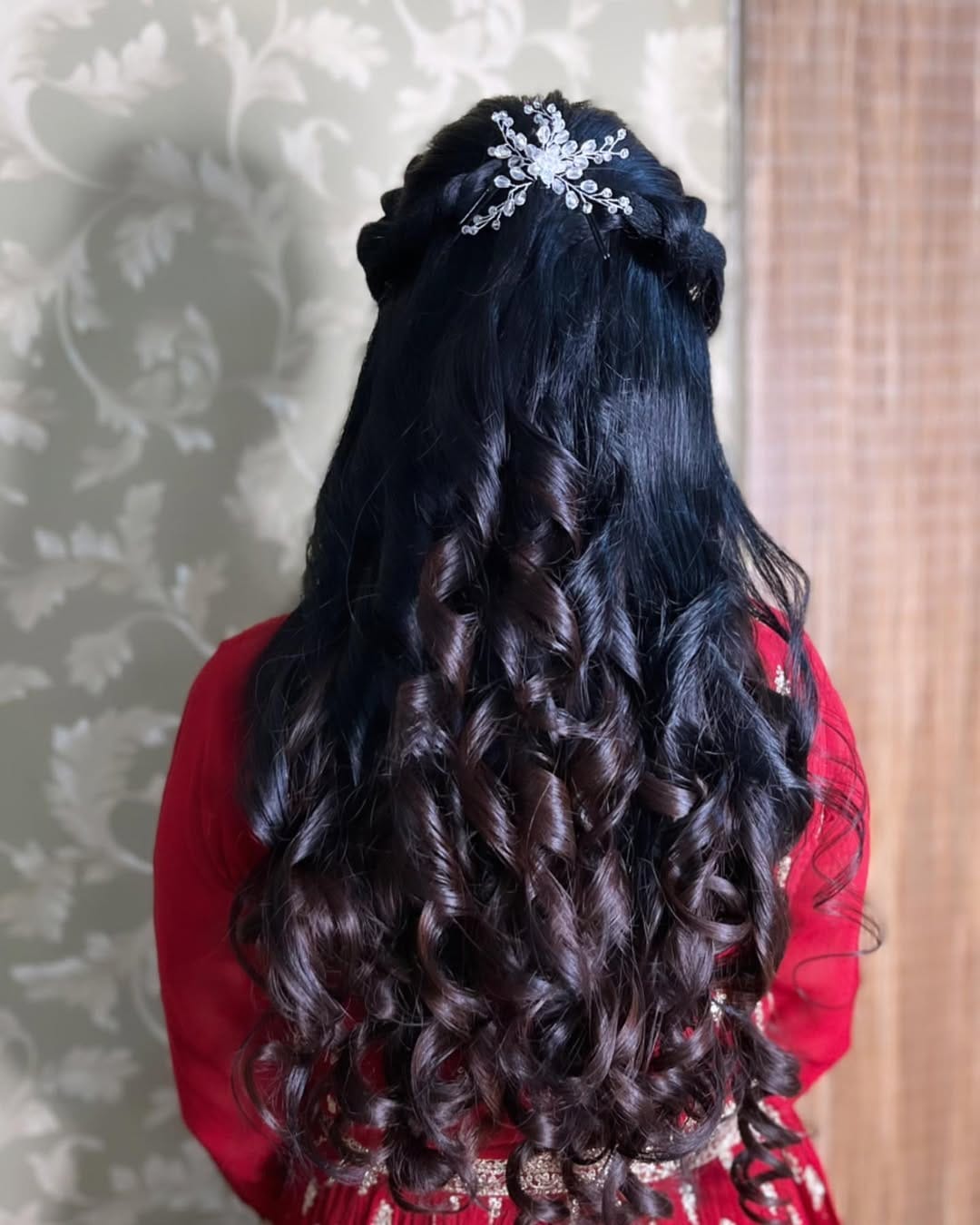Post 2 by Aksa Raza 💄 on Instagram (image)
