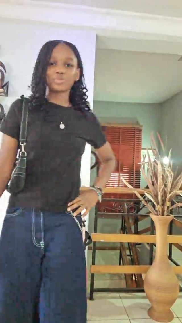 Post 6 by Uzoámaka on Instagram (video)